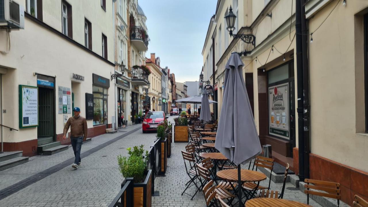 Raciborska Royal Apartment - Miejsce Parkingowe Na Parkingu Strzezonym Ґлівіце Екстер'єр фото