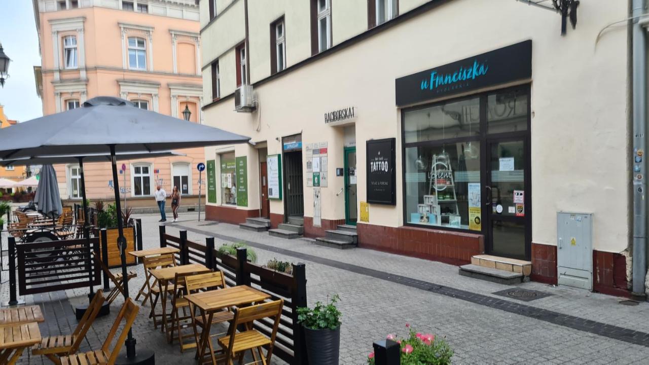 Raciborska Royal Apartment - Miejsce Parkingowe Na Parkingu Strzezonym Ґлівіце Екстер'єр фото