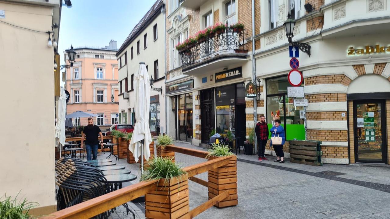 Raciborska Royal Apartment - Miejsce Parkingowe Na Parkingu Strzezonym Ґлівіце Екстер'єр фото