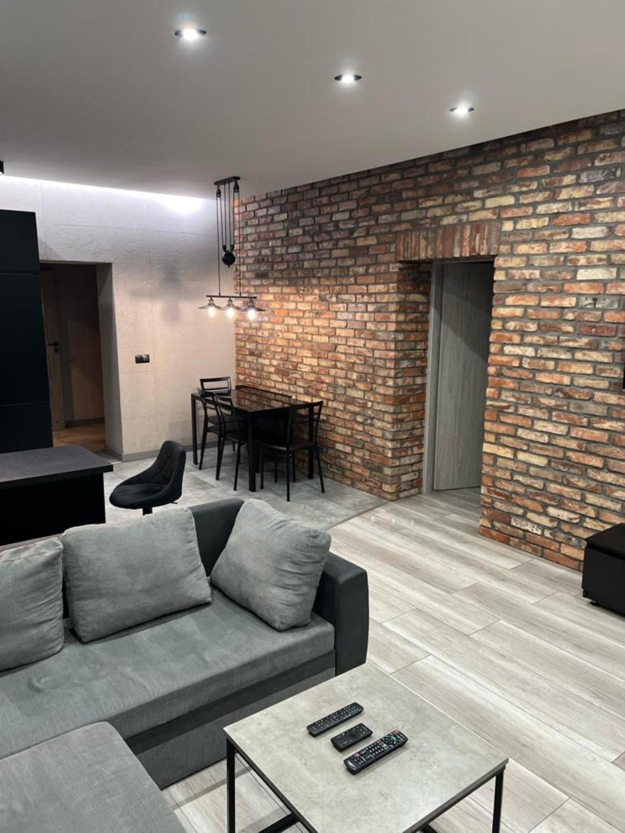Raciborska Royal Apartment - Miejsce Parkingowe Na Parkingu Strzezonym Ґлівіце Екстер'єр фото