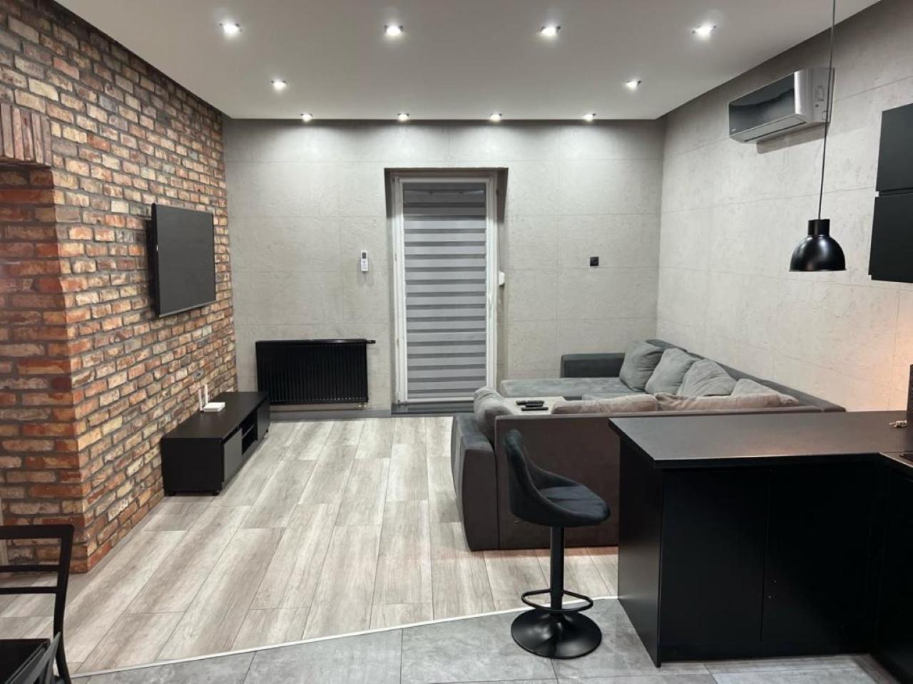 Raciborska Royal Apartment - Miejsce Parkingowe Na Parkingu Strzezonym Ґлівіце Екстер'єр фото